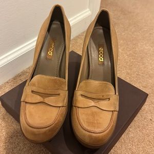 Ecco leather heel loafers size 39